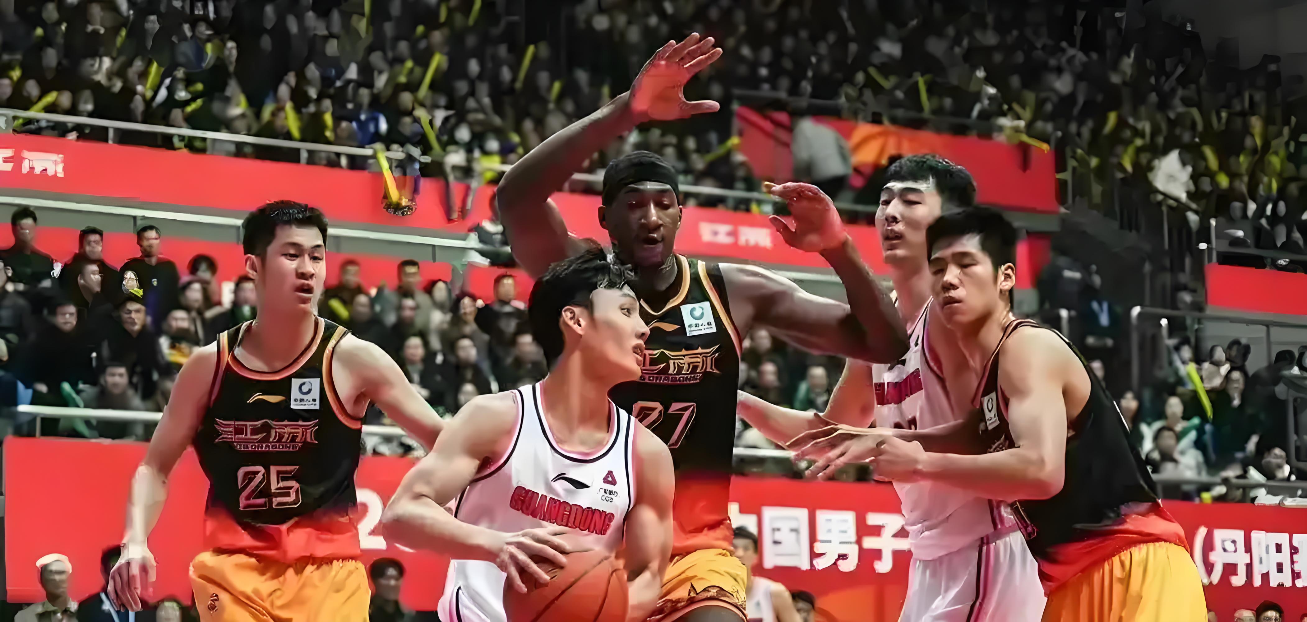 华体会娱乐-江苏男篮迎来胜利,球队士气高涨