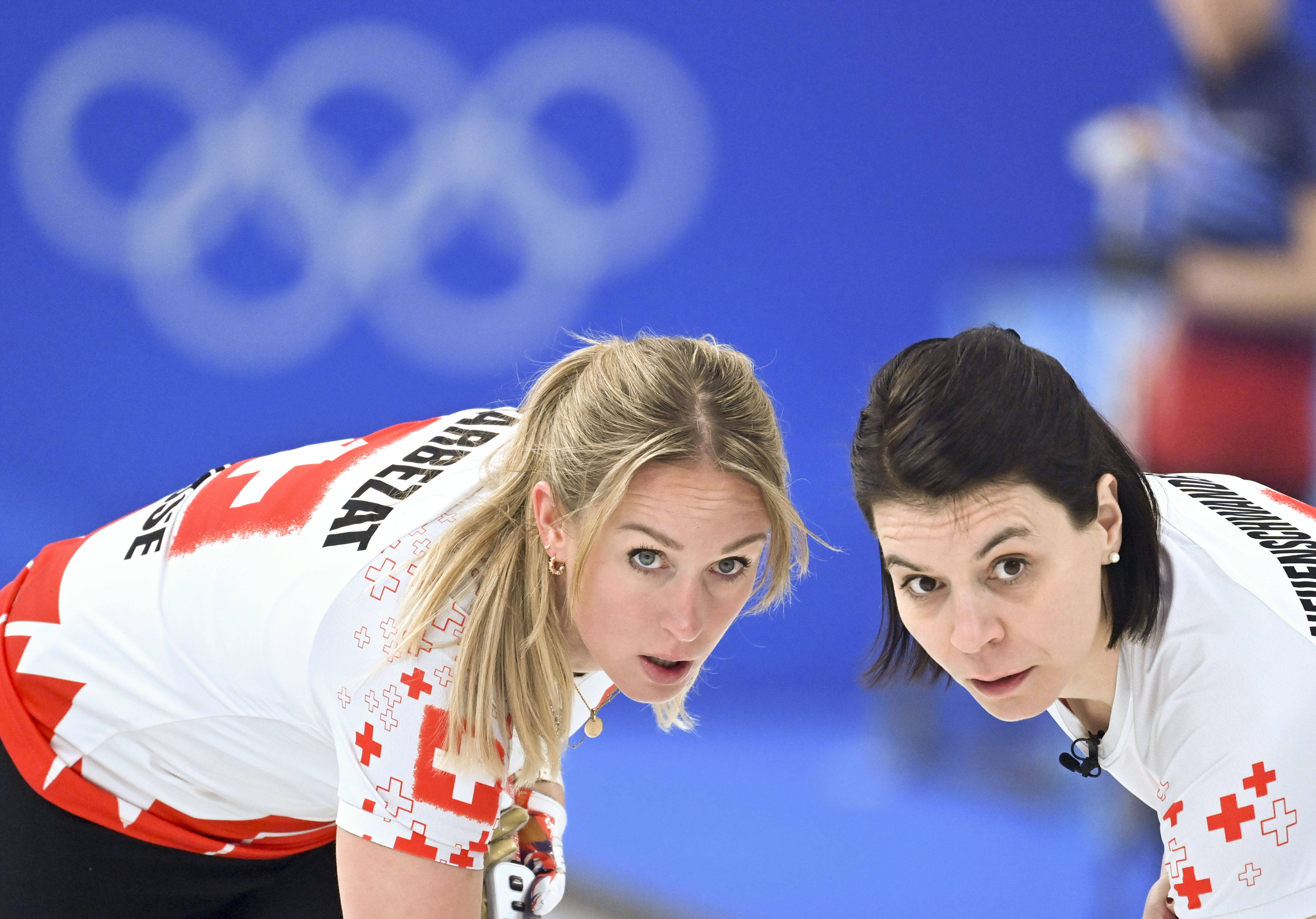 芬兰选手从容面对压力，勇夺头筹