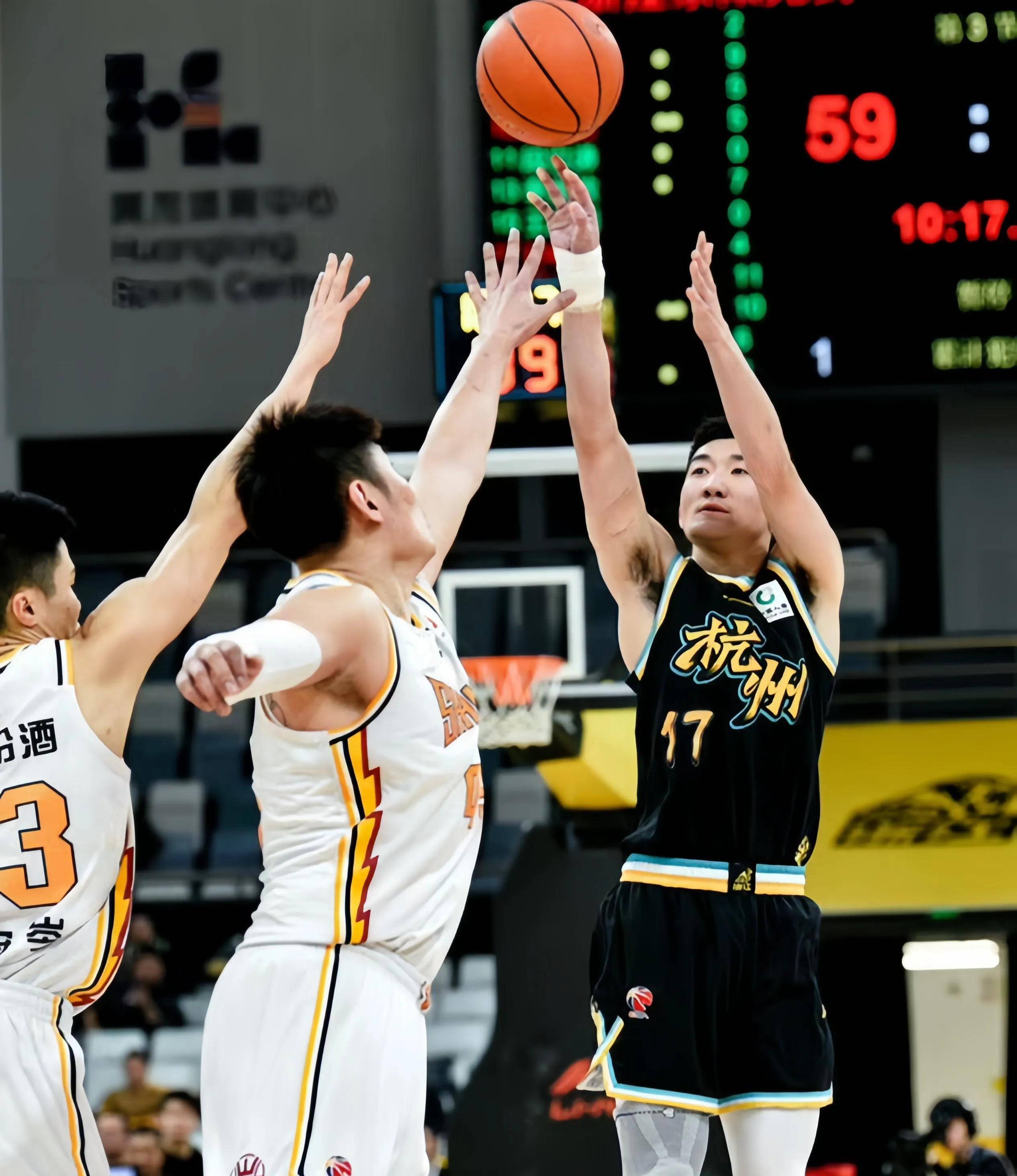 辽宁男篮获重要胜利，豪取连胜